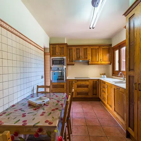 Aries Villa Sant Lluís